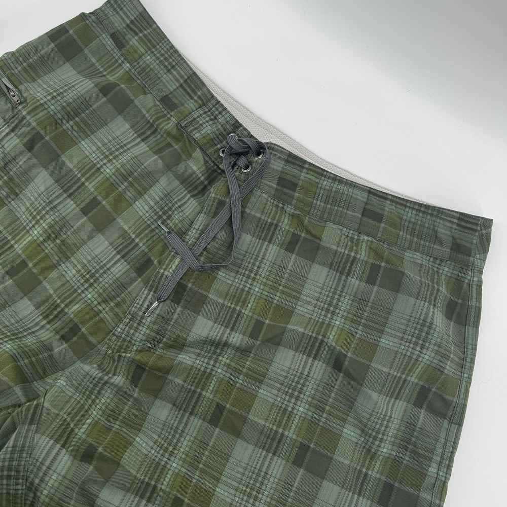 Patagonia Shorts Mens 38 Green Plaid Nylon Swim Trunks Boardshorts Outdoors